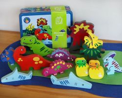 Holzspielzeug Dinosaur Island Gift in a Tin NEU