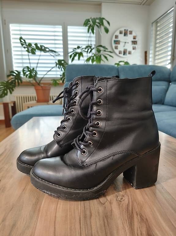Chaussures femmes: Stiefel – D'occasion à Kaisten par lys_zzy8