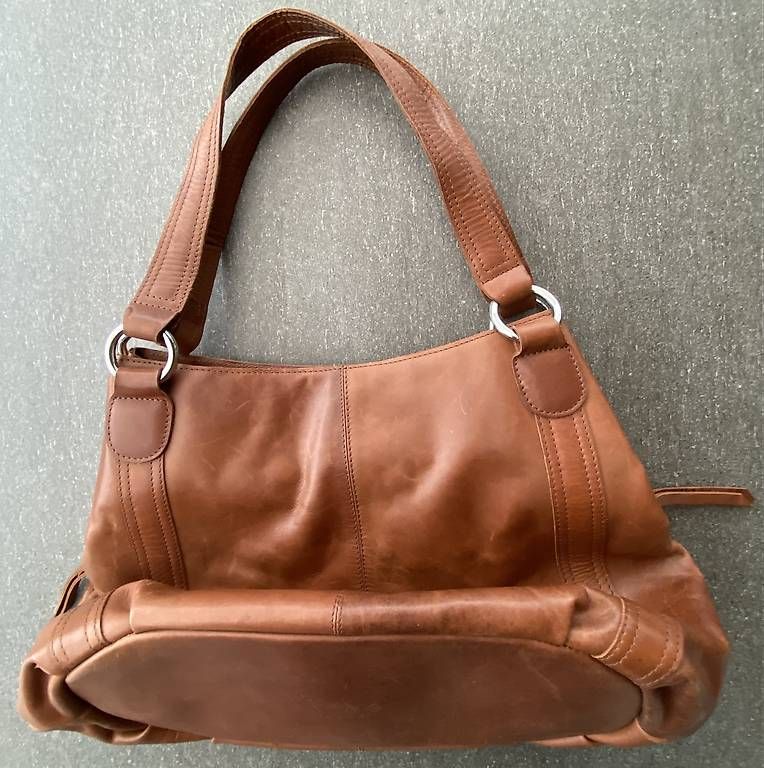 Borse da donna: LEDER Handtasche DELLA MAE braun – Usato da Aedermannsdorf venduto da Paula_anja