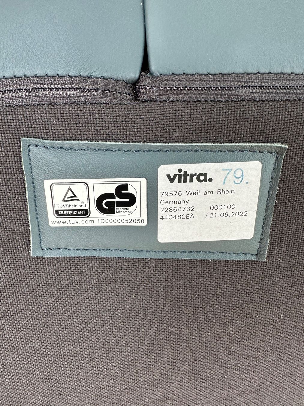 Vitra Stühle: Vitra Hal Lounge Chair – Gebraucht aus Küssnacht am Rigi von drum4zirrus 3