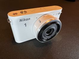 Nikon 1 J1 mit Objektiv