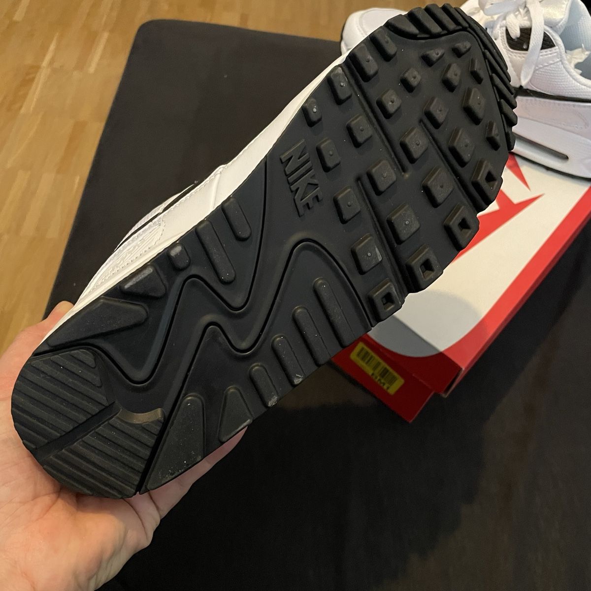Nike Herrenschuhe: Nike Air Max 90 / White-Black – Neu (gemäss Beschreibung) aus Solothurn von __M_M__ 4