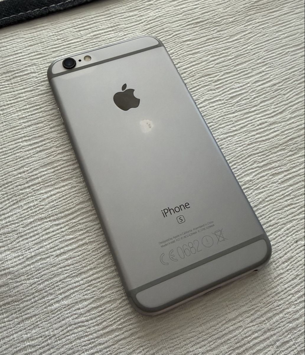 Apple Telefoni cellulari / Smartphones: Apple iPhone 6S (32GB, Grey) – Usato da Agno venduto da Jo_333 2