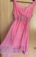 Robe d'été italienne rose corail avec détail à la taille