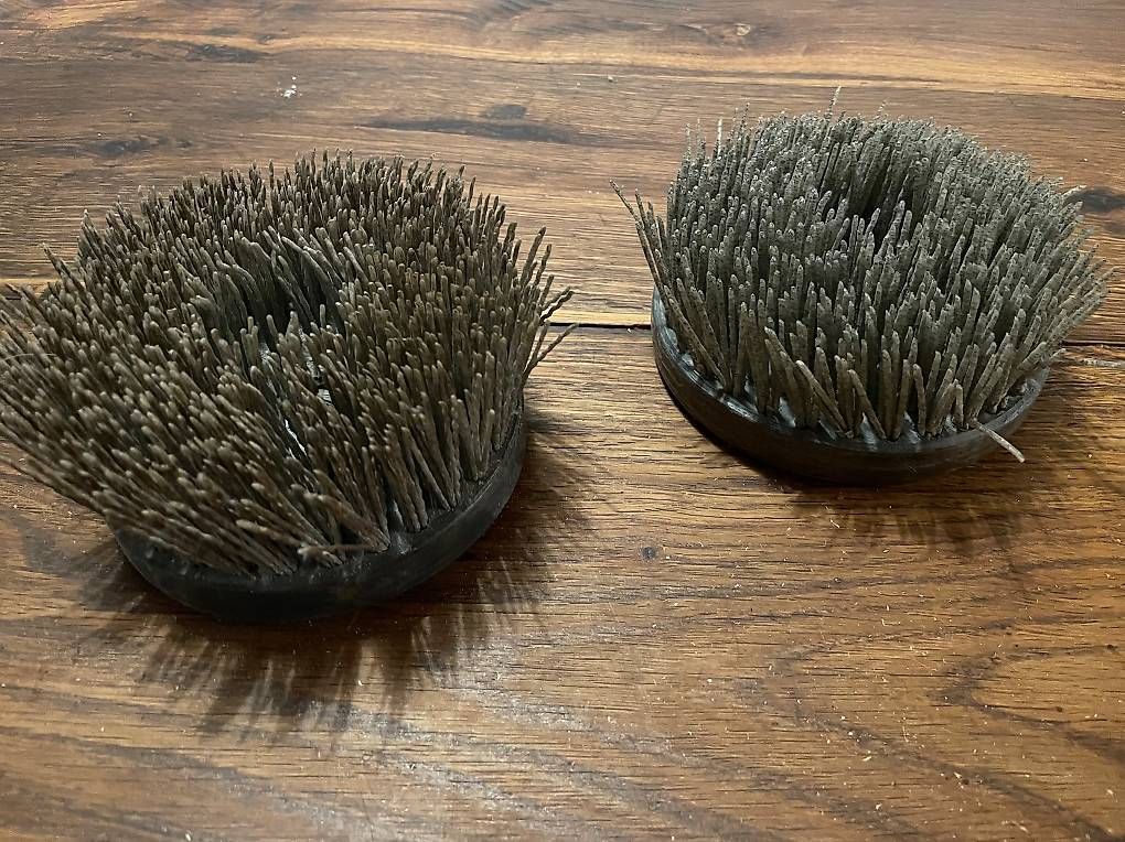 Sonstige Haarpflege: Brosses Metabo No 46 et 60 – Gebraucht aus Meinier von cha_sc5d