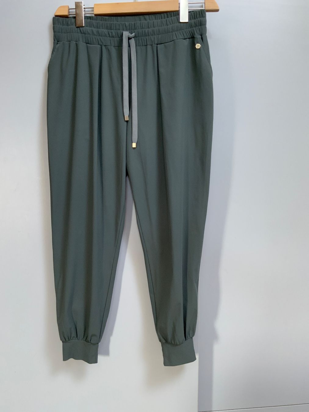 Ina Kess Pantaloni: Ina Kess - Hose M -  0liv Track PANTS - – Usato da Cham venduto da Mira10 2