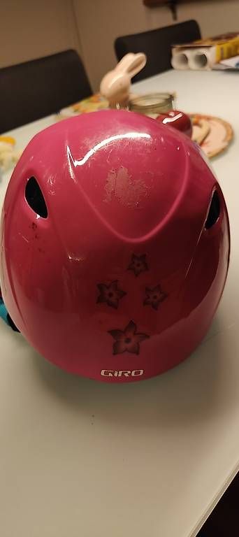 Caschi: Skihelm Giro, 6 - 10 Jahe – Usato da Windisch venduto da Dan.Win 2