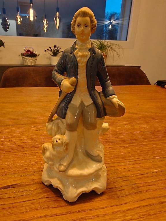 Tutte le decorazioni: Figurines en porcelaine – Usato da Marin-Epagnier venduto da Jac00b 1