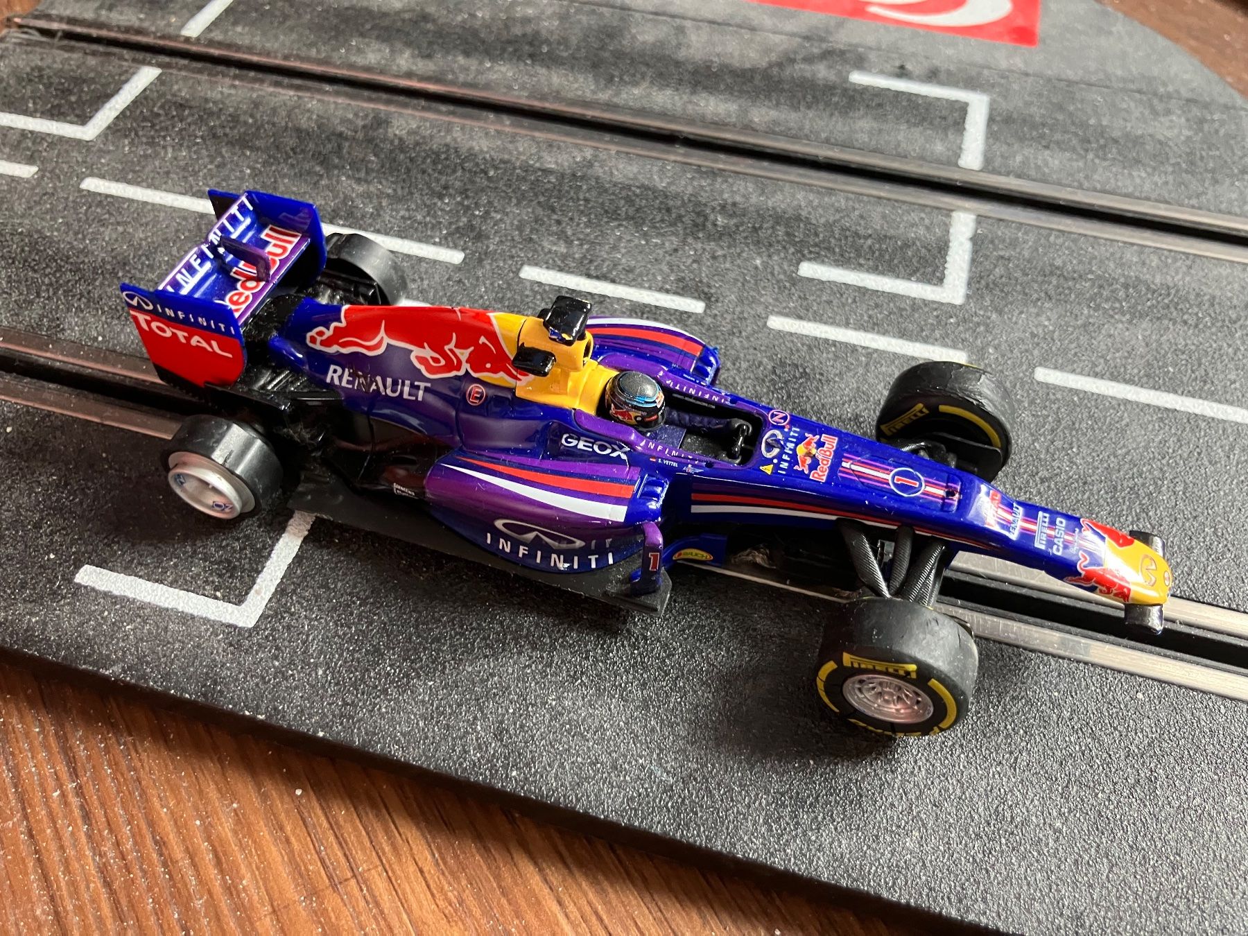 Carrera Rennbahnen: Carrera Digital 132 -- Red Bull RB9 – Gebraucht aus Möriken AG von schmueke01