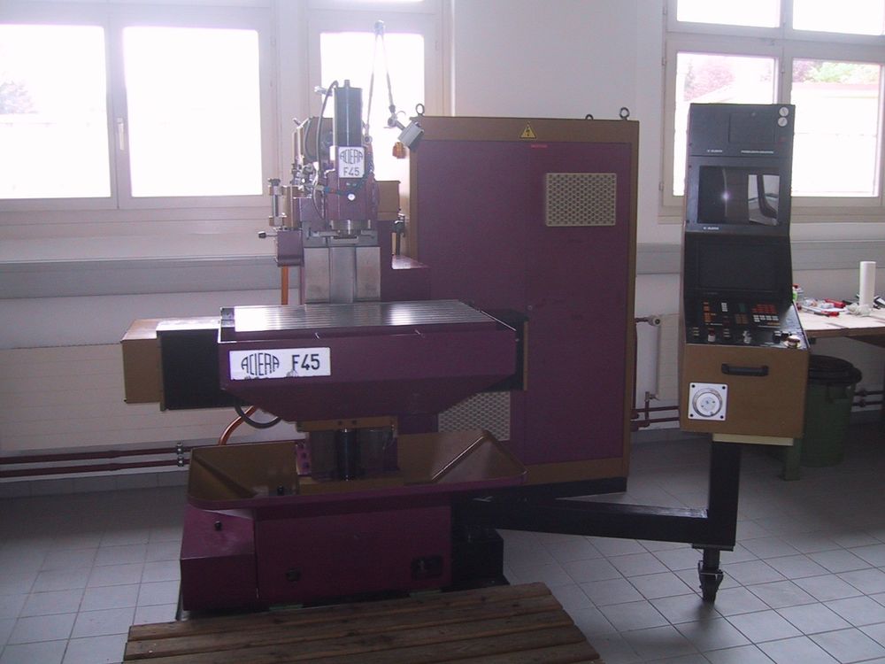 Aciera F45 CNC - Universalfräsmaschine (Defekt) in Degersheim für CHF ...
