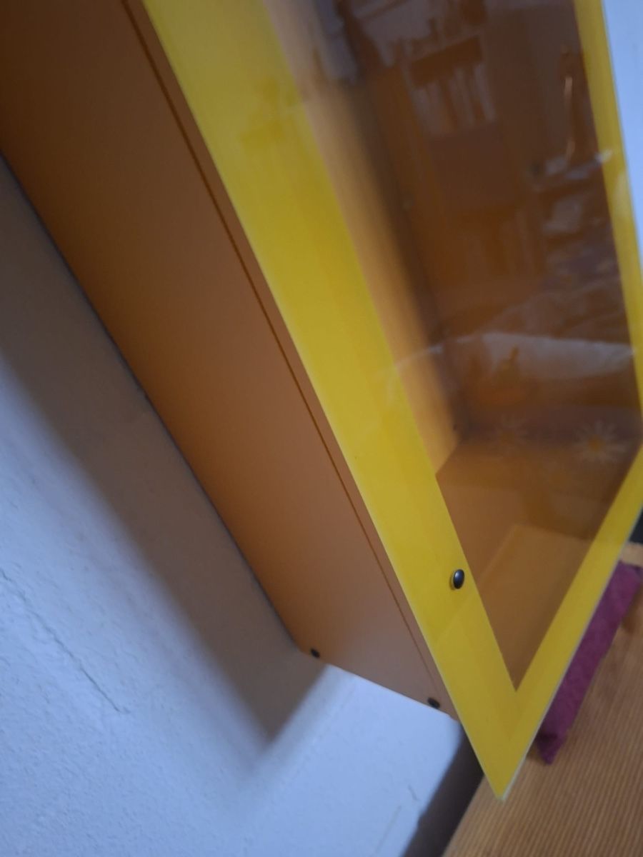 Vetrine: Wandvitrine Holz/Glas – Usato da Neerach venduto da Bean2012 2