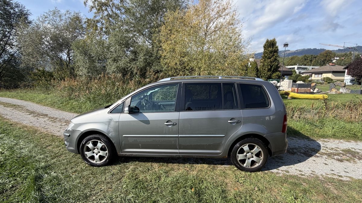 VW Autos: VW Touran 2007 – D'occasion à Altstätten SG par nan_d66t 1