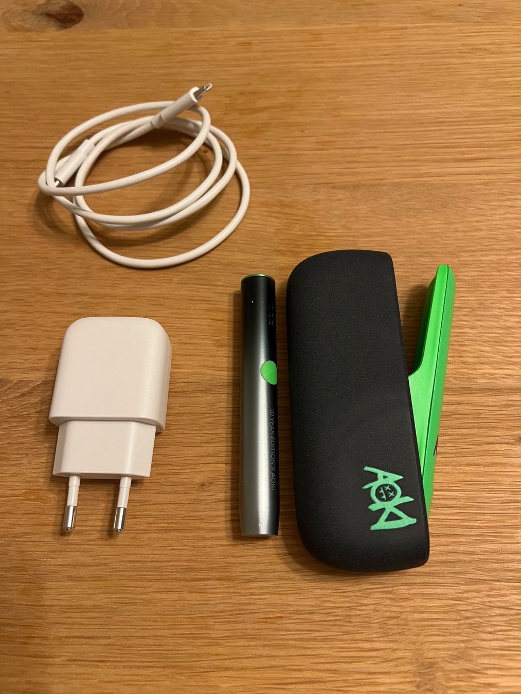 Iqos Altri Prodotti per fumatori: IQOS Iluma Steve Aoki 10 Year Limited Edition – Usato da Stäfa venduto da PatrickOO7