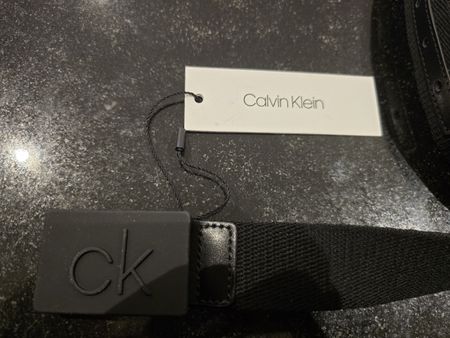 Calvin Klein Gurt Schwarz mit CK Schnalle Grösse 115 neu