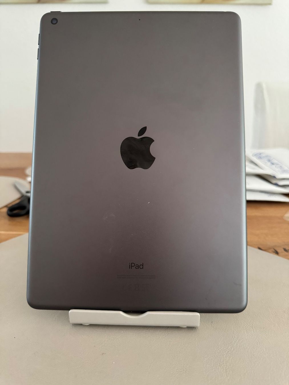 Apple Tablet PC: iPad 8 Generation – Usato da Adliswil venduto da Busys 3