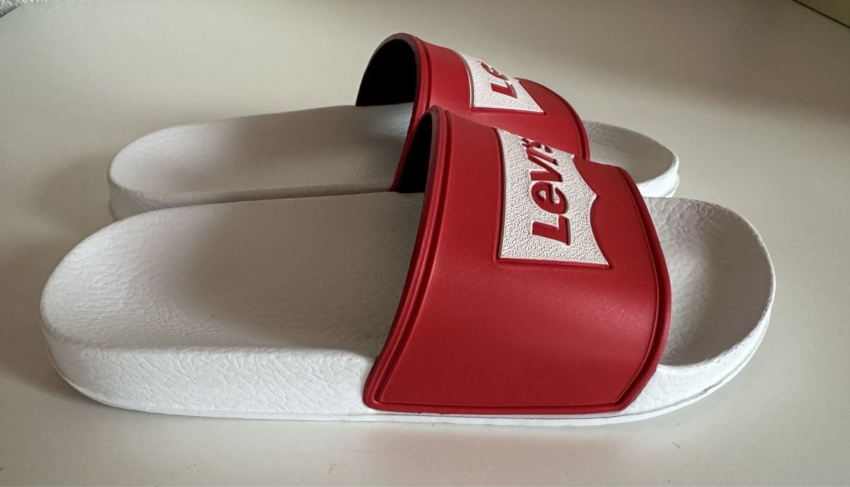 Levi's Scarpe per ragazzi: Ciabattine Levi’s **NUOVE** – Nuovo e nell'imballaggio originale da Castel San Pietro venduto da Moregi 1