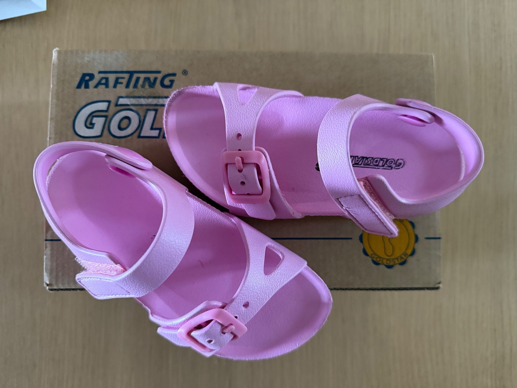 Scarpe per ragazzi: Kinderschuhe für Wasser – Usato da Zürich venduto da bearocchi 1