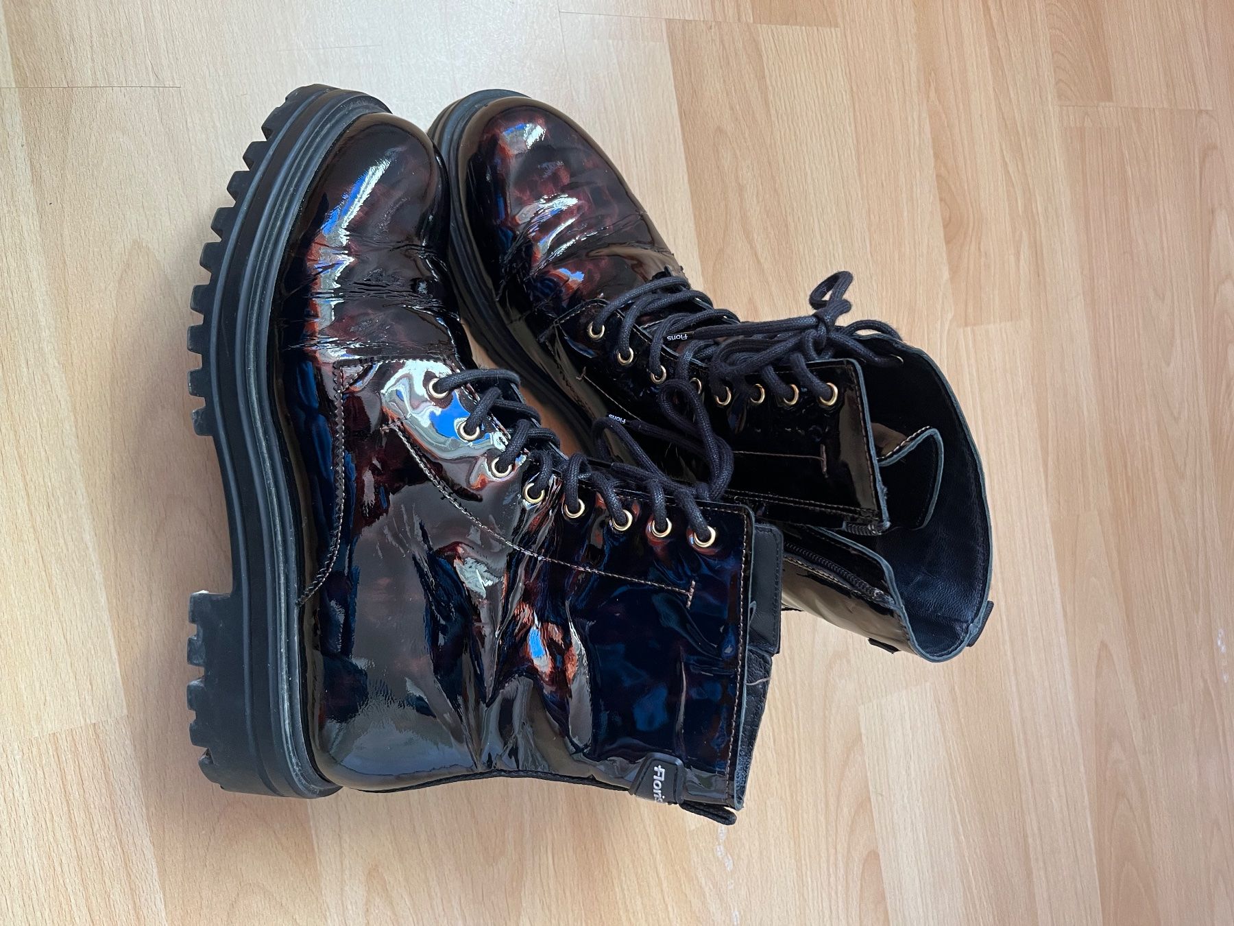 Scarpe da donna: Bottines cuir Floris Van Bommel 41 – Usato da Crémines venduto da AlineSchaller