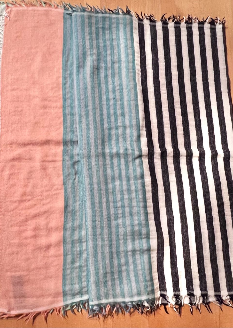 Marc Jacobs Foulards, Tücher & Schals: Frauen Schal, Marke: Marc by Marc Jacobs – Gebraucht aus Bottmingen von bsp_t6m8 3