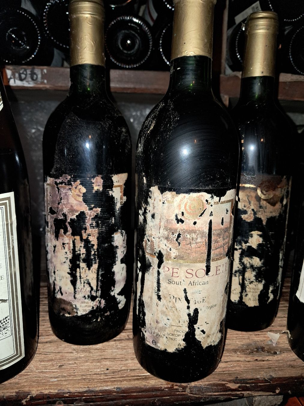 Vino: Lot de 6 divers vins – Nuovo e nell'imballaggio originale da Le locle venduto da juliensaran 2