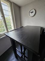 Hochtisch mit 4 Stühlen