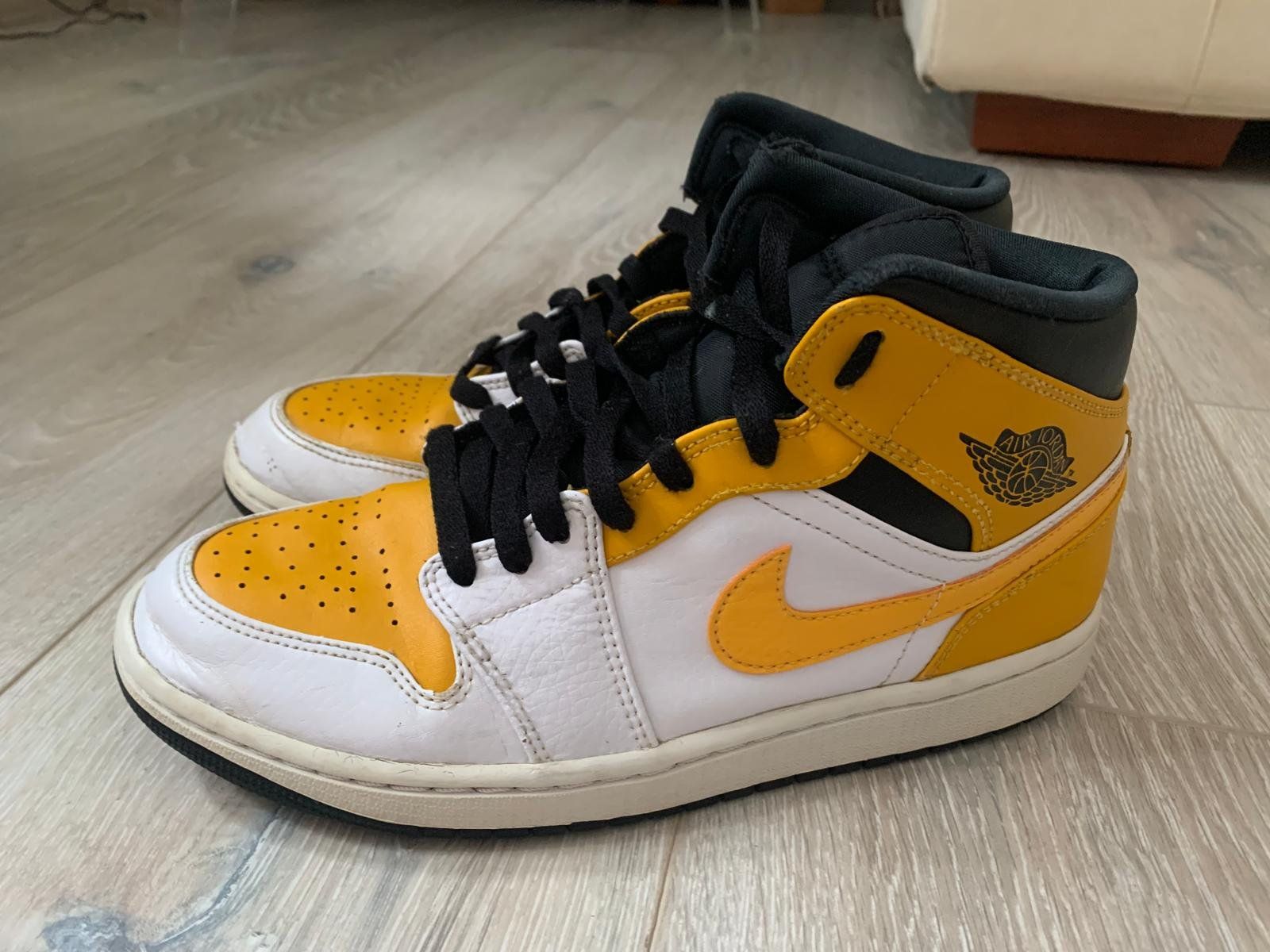 Nike Scarpe da uomo: Jordan Air 1 Mid Jaune/Blanc - Taille 41 – Usato da Posieux venduto da pha_tnd9
