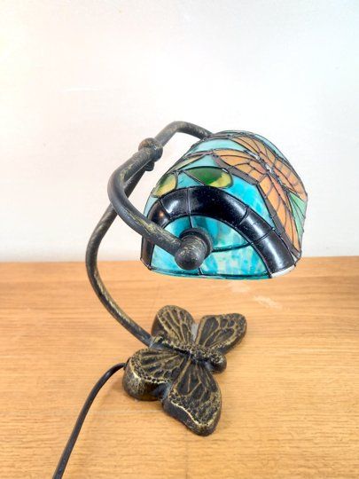 Lampade: Lampe de bureau style Tyffany – Usato da Ponts-de-Martel venduto da Henri-Louis 4