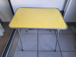 Vintage Campingtisch 70er höhenverstellbar; klappbar;  gelb