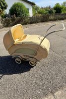 Vintage-Kinderwagen aus den 1950er-Jahren