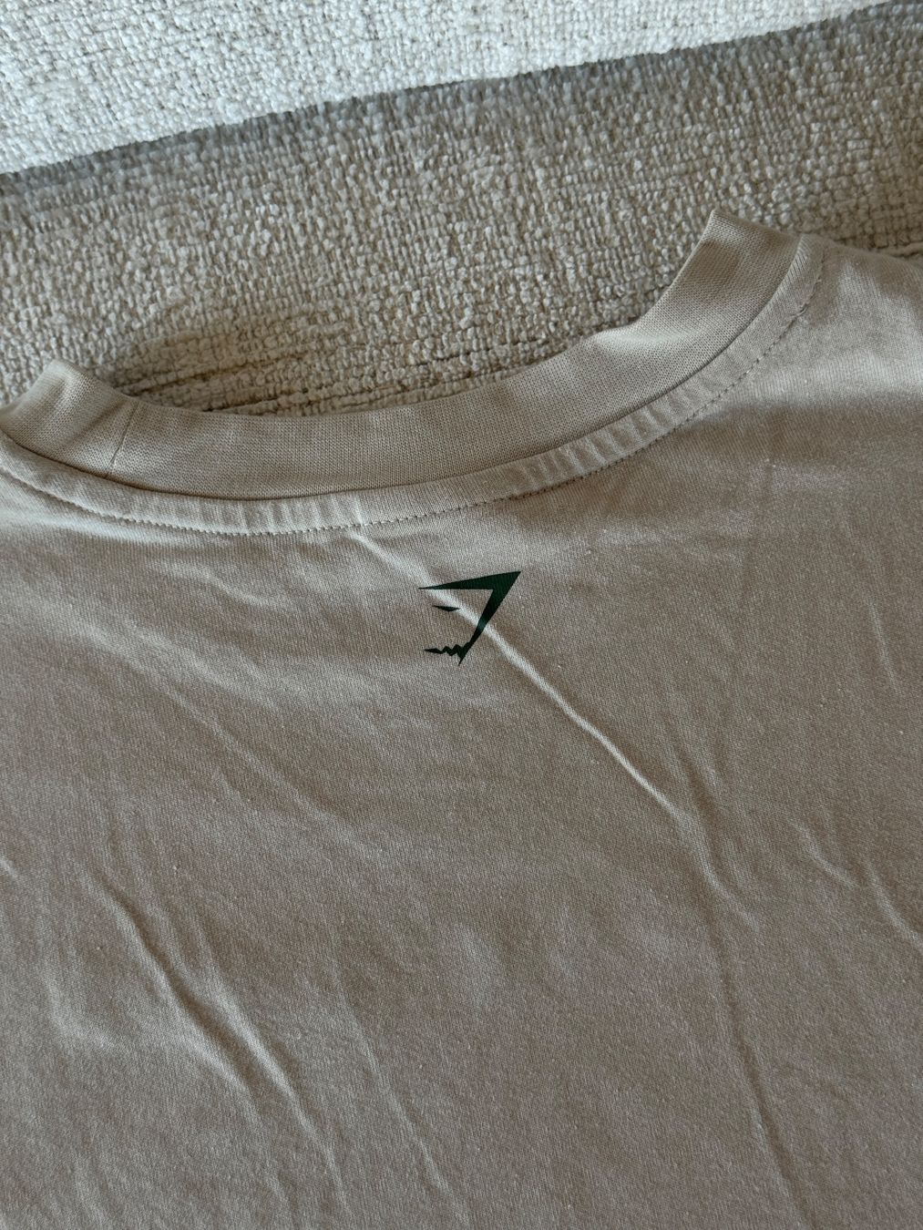 Gymshark T-shirt: Gymshark | T-Shirt – Nuovo (secondo la descrizione) da Horgen venduto da onur_5 5