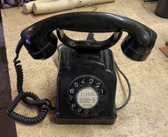 Antikes Wählscheiben-Telefon