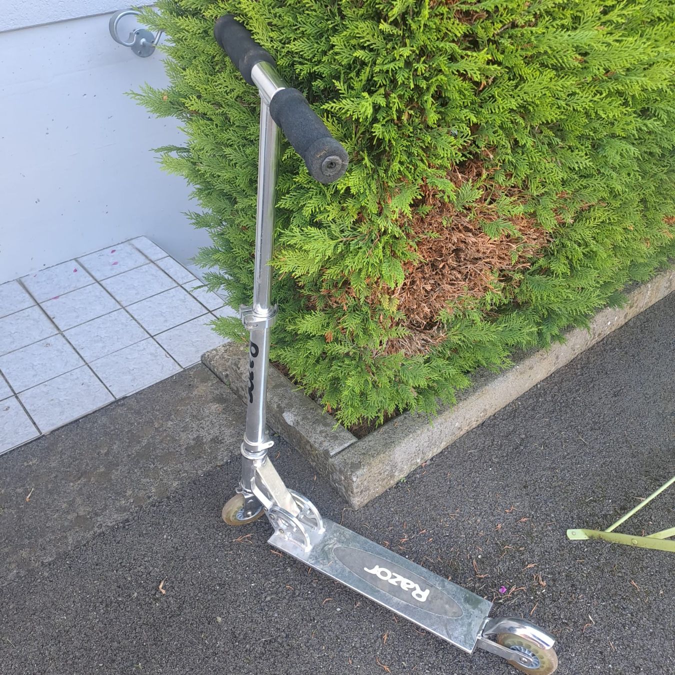 Veicoli per bambini: Razor Scooter, silber, – Usato da vordemwald venduto da Zopf0 1