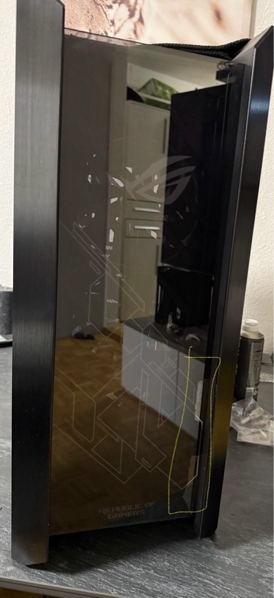 Asus Custodie: ASUS ROG Strix Helios GX601 – Usato da Moosseedorf venduto da Slowwdown 1