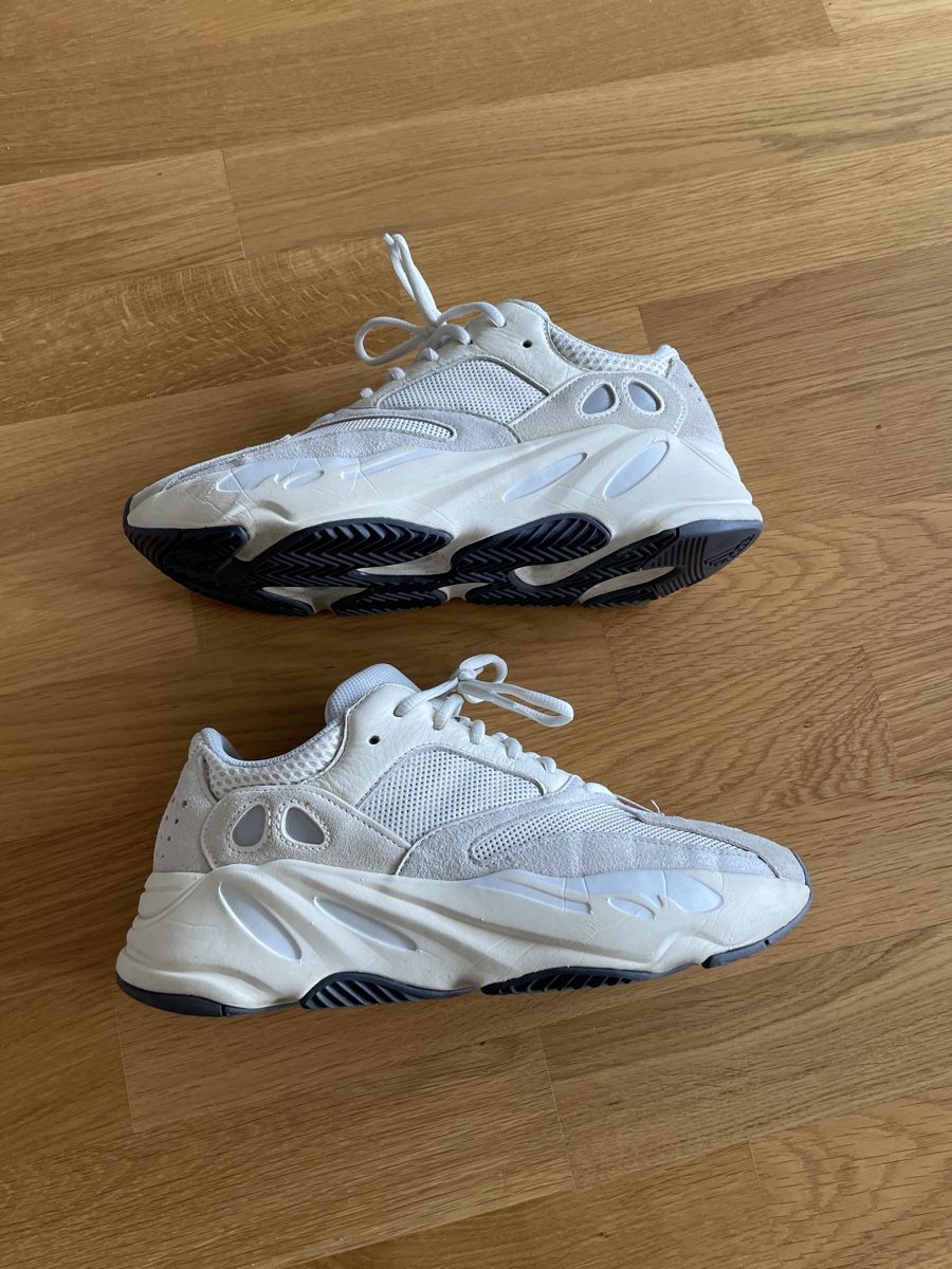 Adidas Herrenschuhe: Adidas Yeezy 700 – Gebraucht aus Marin-Epagnier von Malone22 1