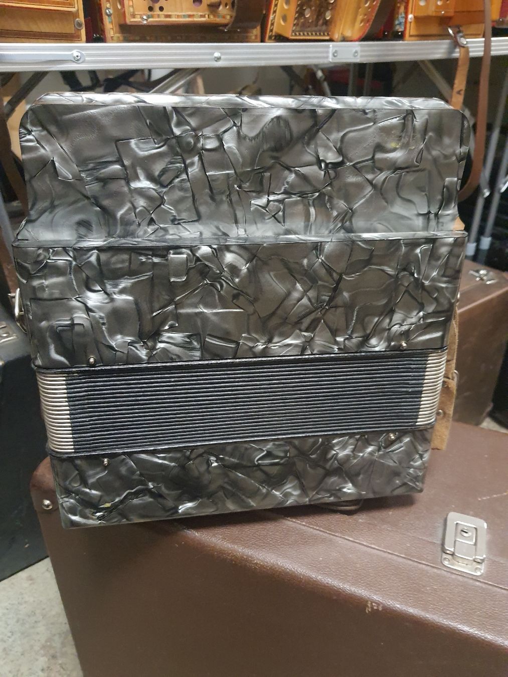 Hohner Strumenti musicali: accordéon hohner diatonique 8 basses – Usato da Pont-de-la-Morge venduto da Mirabelle0 4