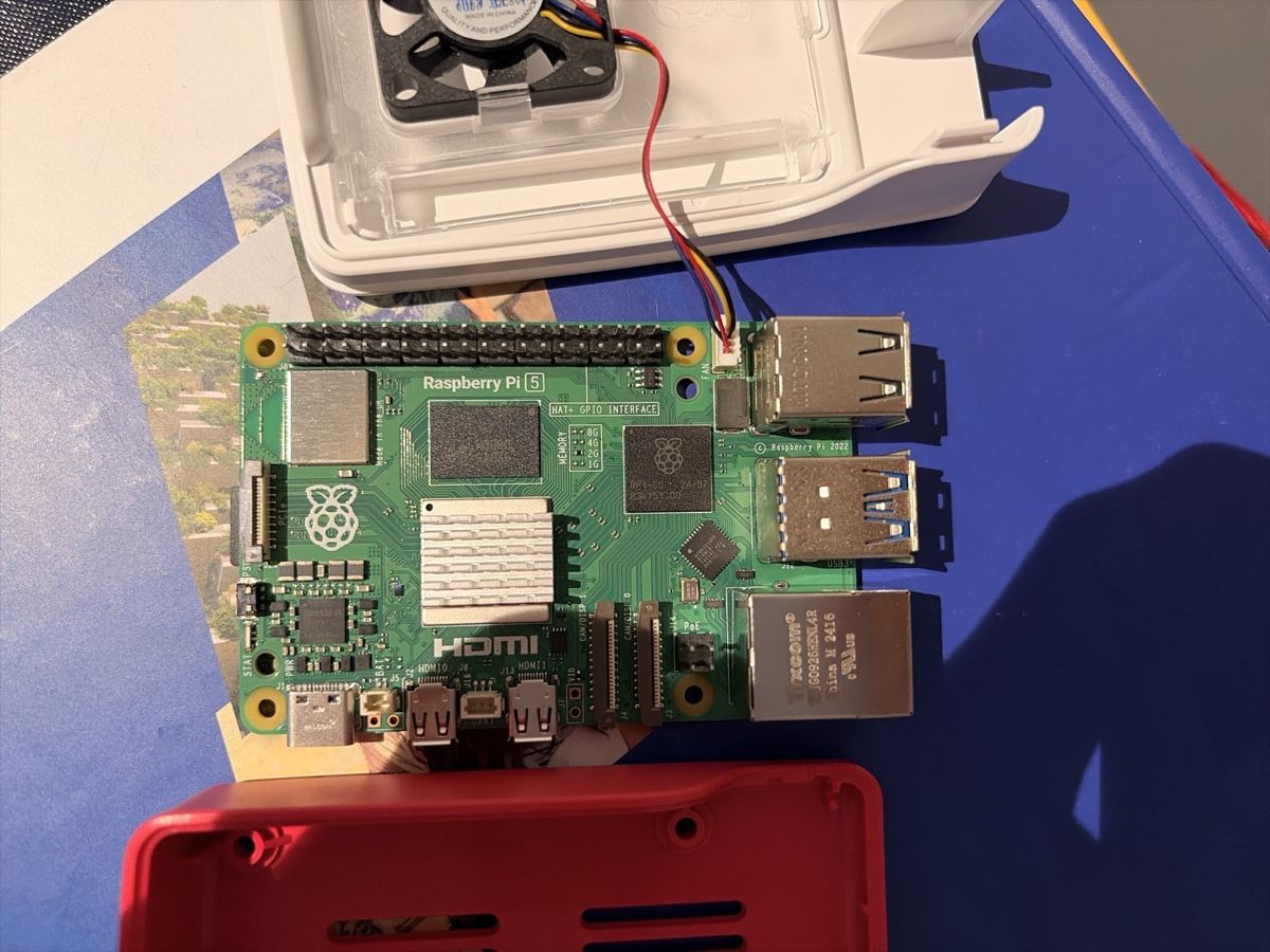 Raspberry Pi PCs: Raspberry Pi 5 2gb ink. Gehäuse – Gebraucht aus Rothrist von phe_5z68 1