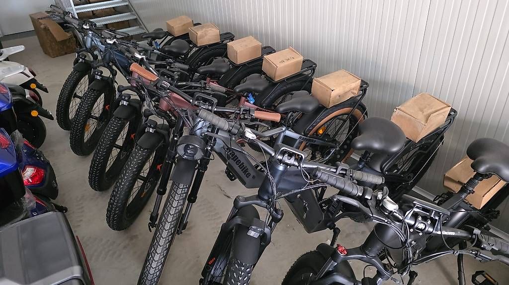 Velos: E-Bikes  – Neu und originalverpackt aus Dietikon von air_dy5b 2