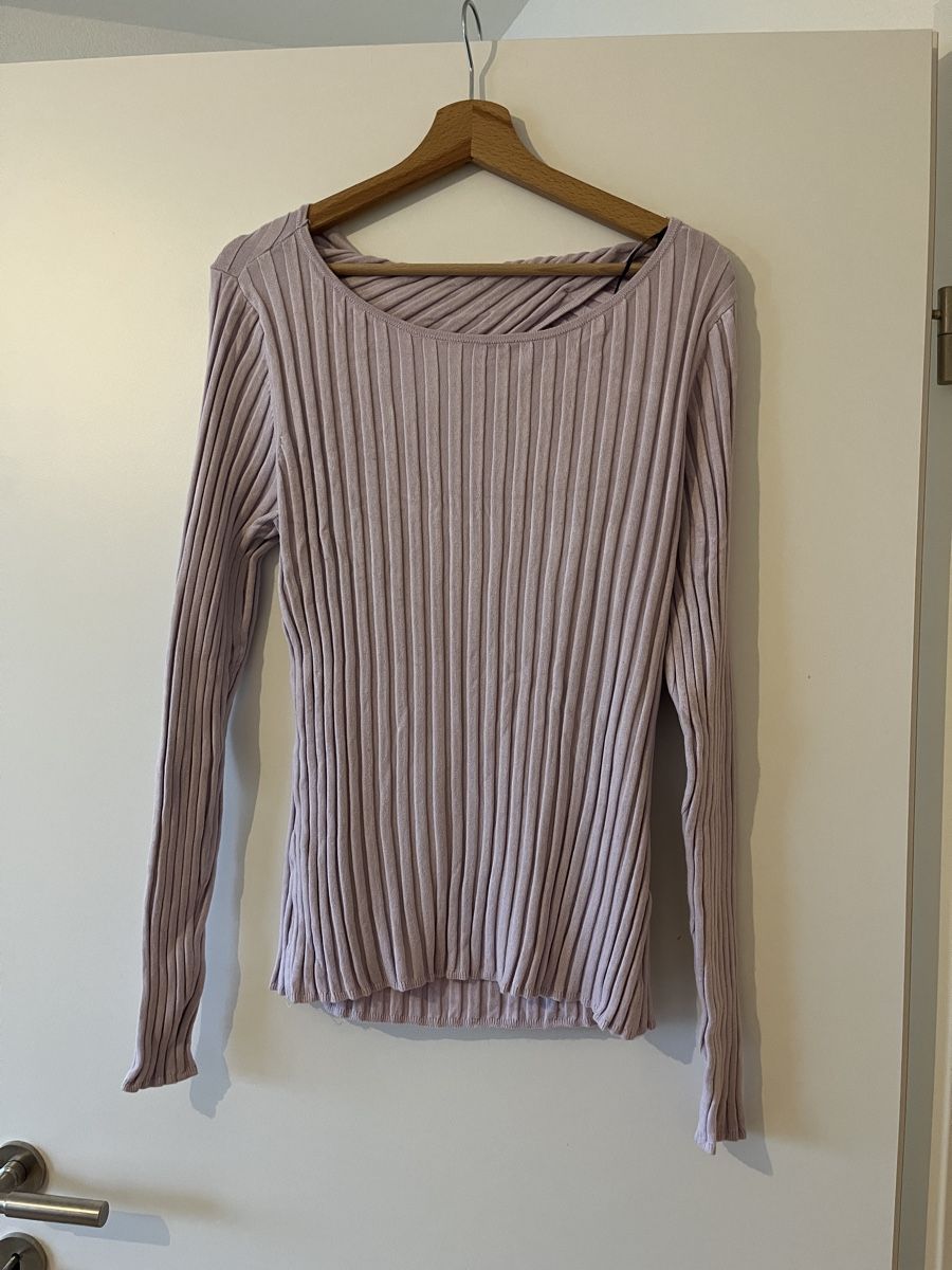 H&M Pullover & Sweatshirts: Pullover flieder – Gebraucht aus Allschwil von MaloseS08