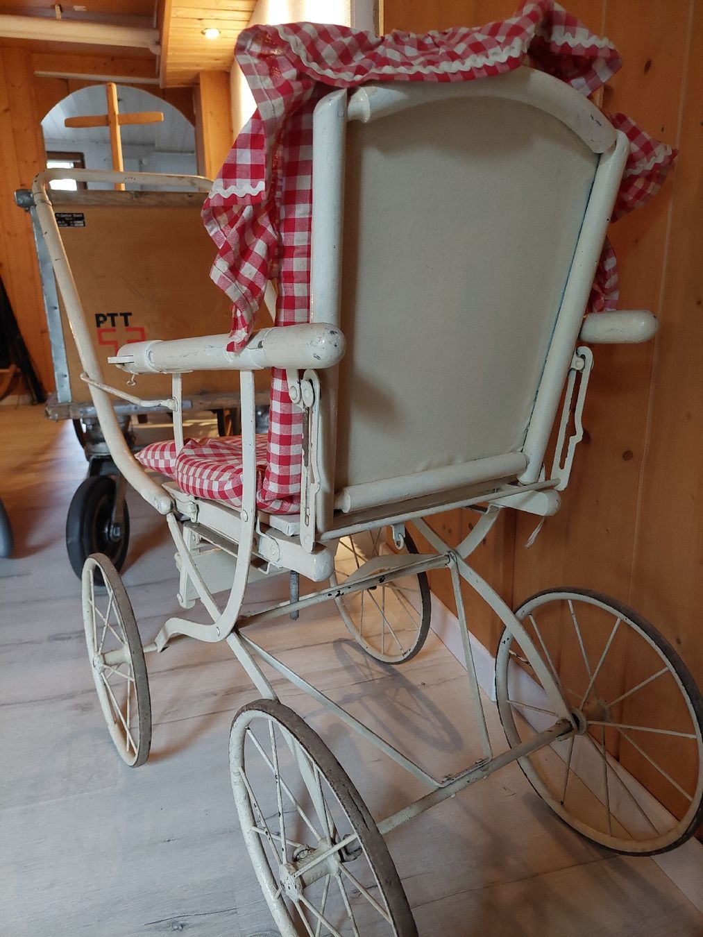 Carrozzine: Alter Kinderwagen – Usato da Trimbach venduto da dan_9chk