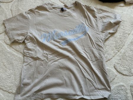 beiges Tshirt