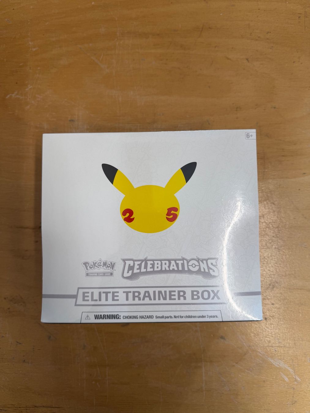 Pokémon Carte collezionabili: Pokémon Celebrations Elite Trainer Box – Nuovo e nell'imballaggio originale da Rüdtligen venduto da Ricorocco77