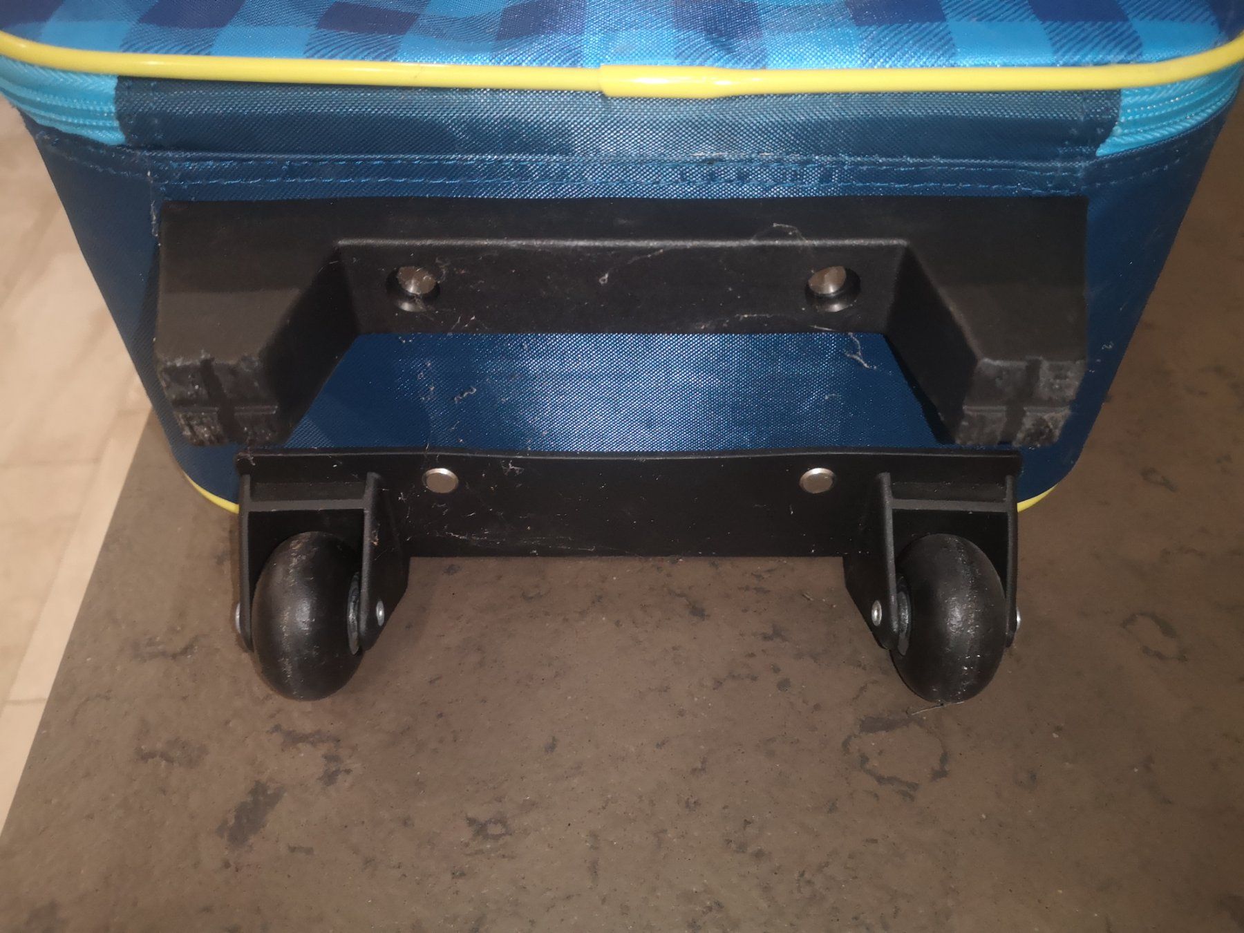 Sonstiges zu Aviatik: Kinder Trolly Minions – Gebraucht aus Lostorf von rubileo 1