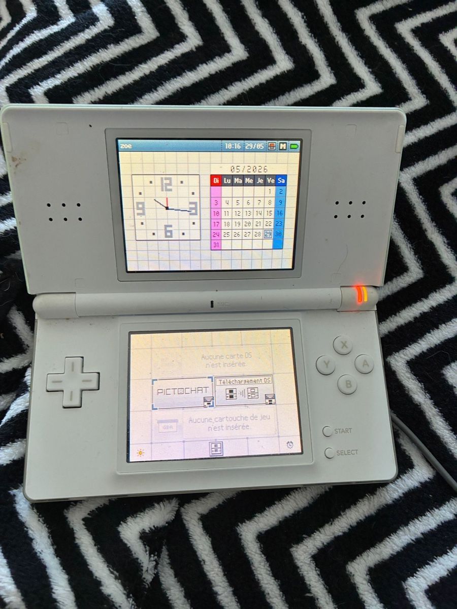 Nintendo Console: Console Nintendo DS Lite blanche avec jeu Anno 1701 – Usato da St-Légier-Chiésaz venduto da MarionMassard 4