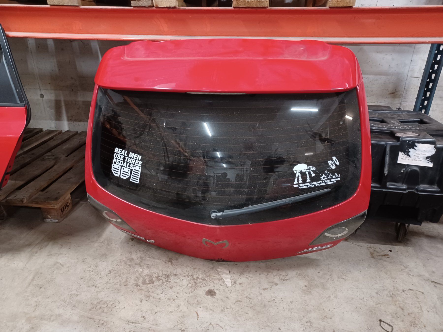 Mazda Tutti pezzi di ricambio auto: 4 Türen und Heckklappe Mazda 3 Rot – Usato da Oberhelfenschwil venduto da Whoopie1974 1