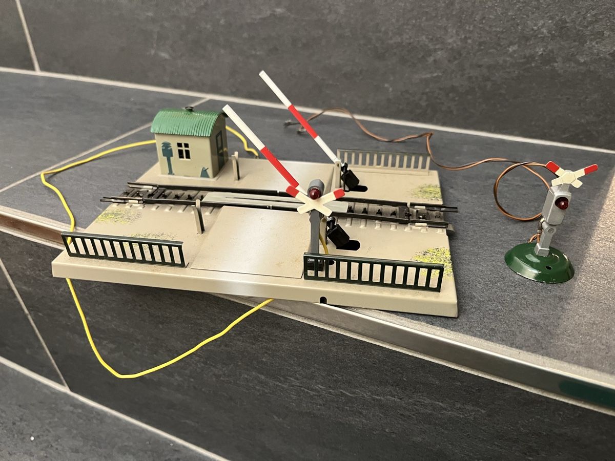 Märklin Modellini di ferrovie: Schranke Märklin – Nuovo (secondo la descrizione) da Bellach venduto da lagobianco 1