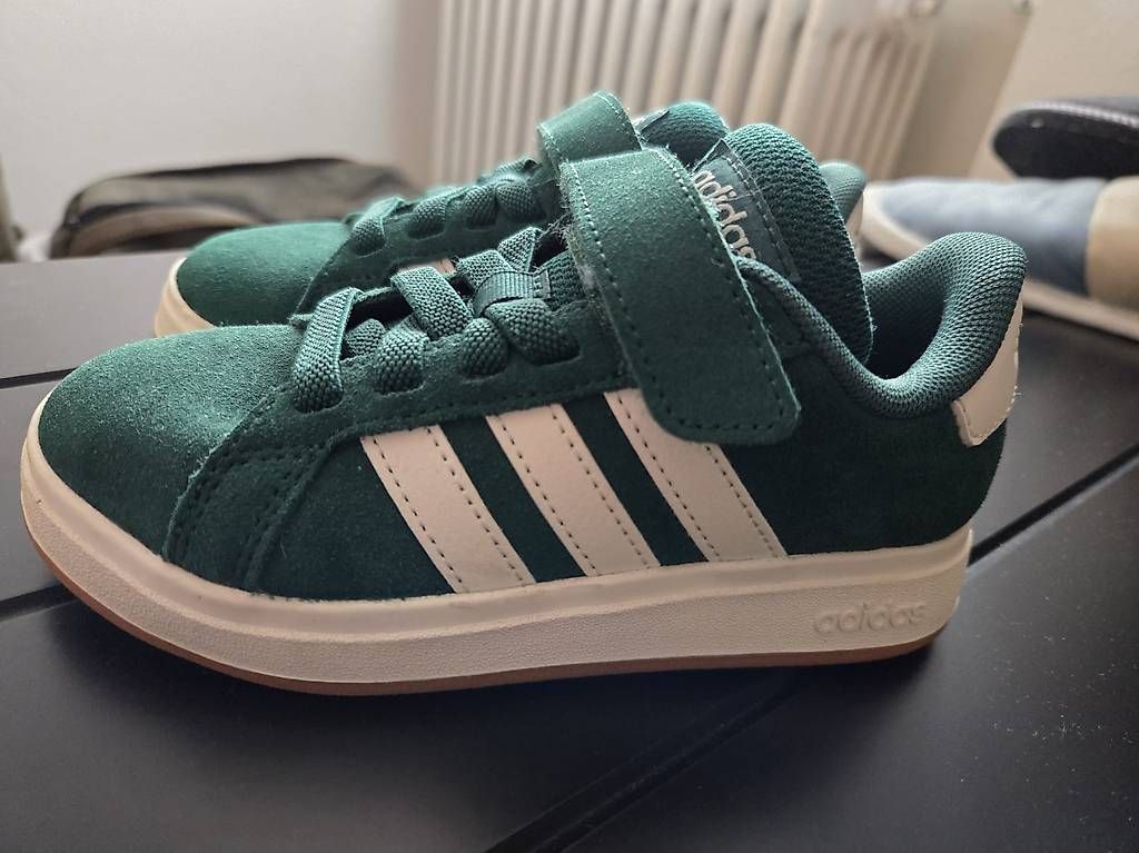 Scarpe per ragazzi: Adidas Schuhe / Kinder  – Usato da Urdorf venduto da ELVE_S 2