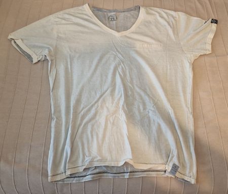 Weisses Herren T-Shirt im V-Ausschnitt, Grösse XXL
