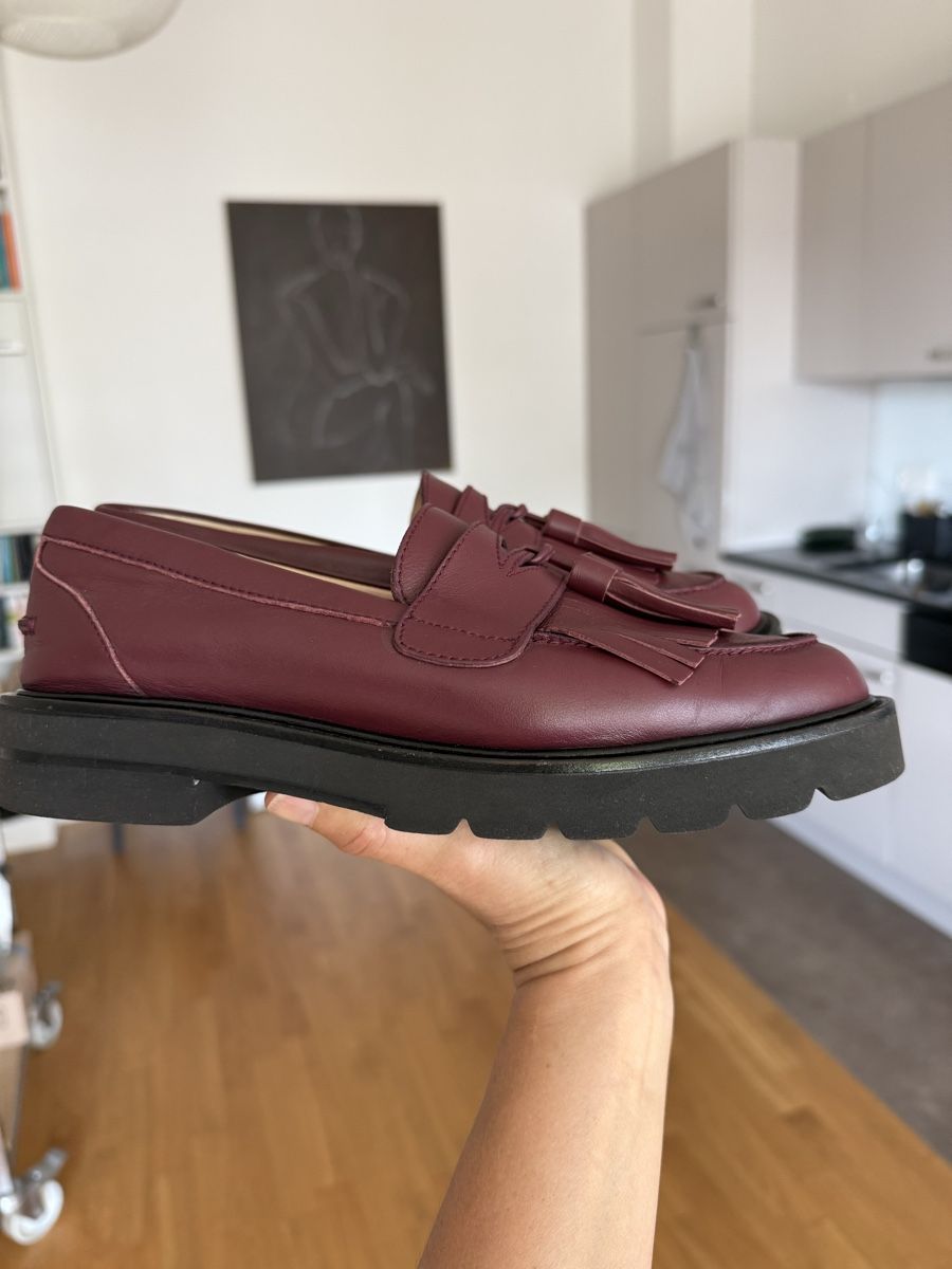 Stuart Weitzman Scarpe da donna: Stuart Weitzman burgundy leather loafers, size 37 – Nuovo (secondo la descrizione) da Zürich venduto da gracieteS 1