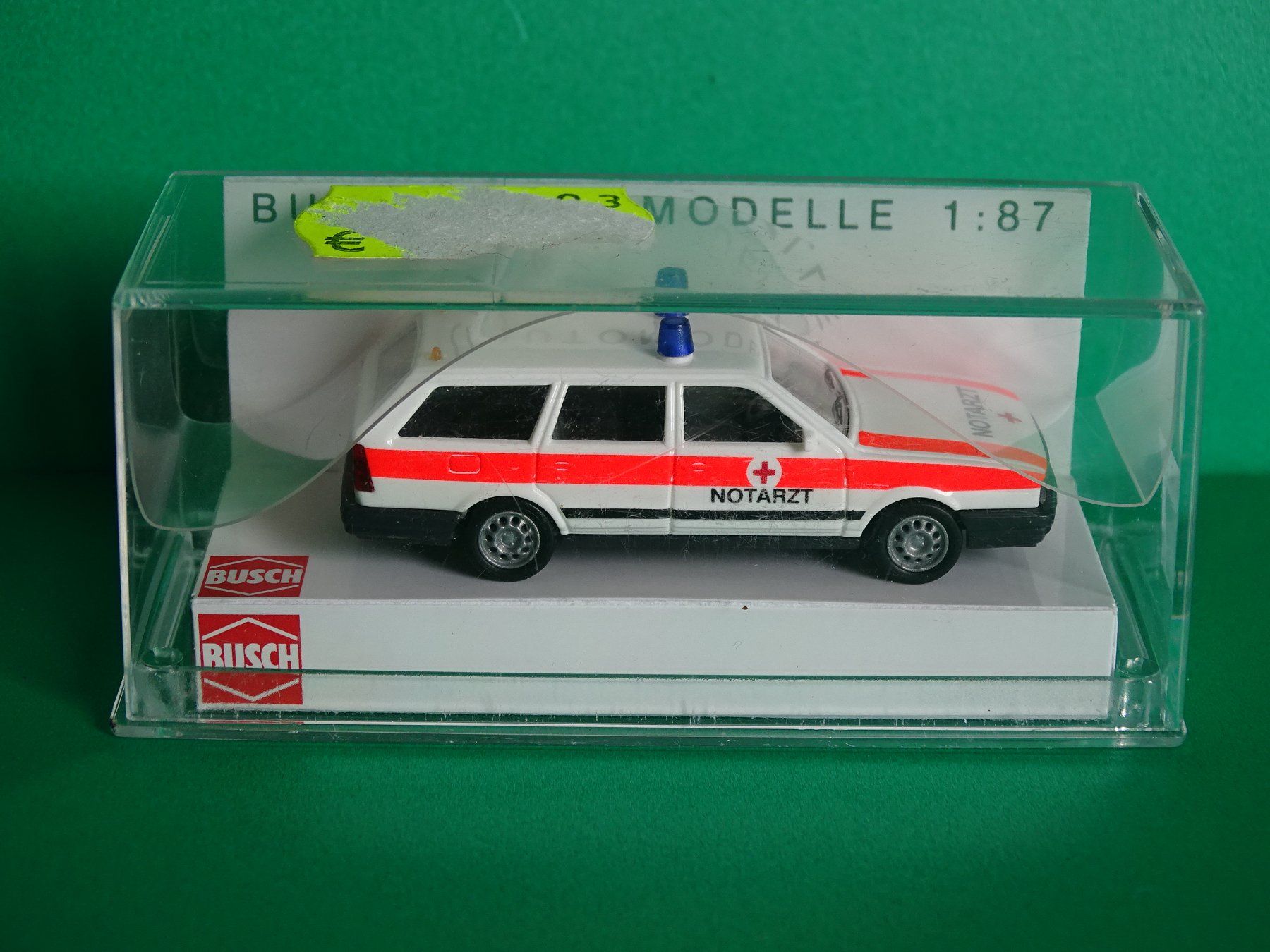Busch Modellini d'auto: VW Passat "Notarzt" von Busch 1/87 – Nuovo (secondo la descrizione) da Bretzwil venduto da Meex 3