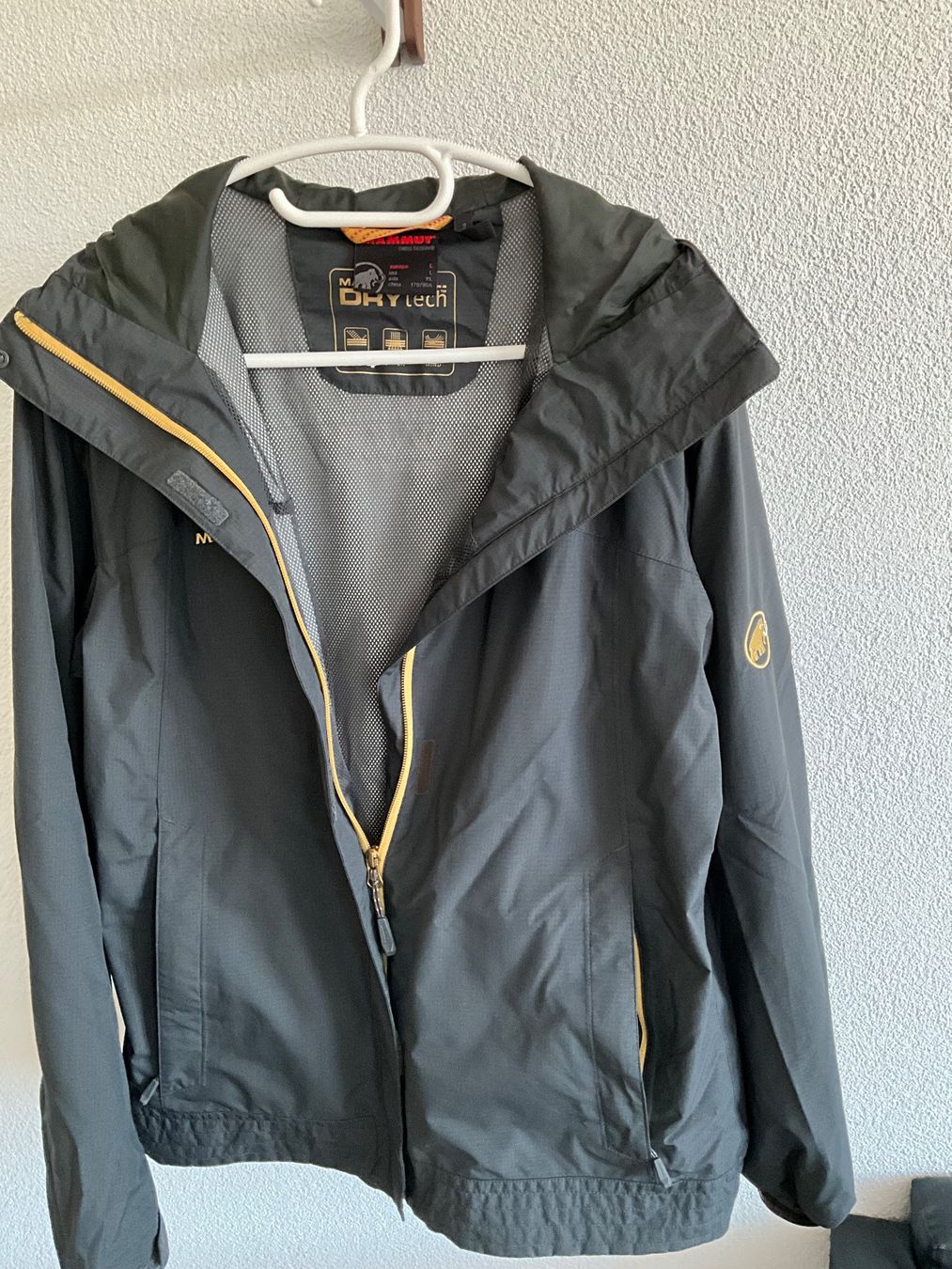 Mammut Giacche: Mammut RegenJacke Damen – Usato da Hunzenschwil venduto da heb_blr9 3